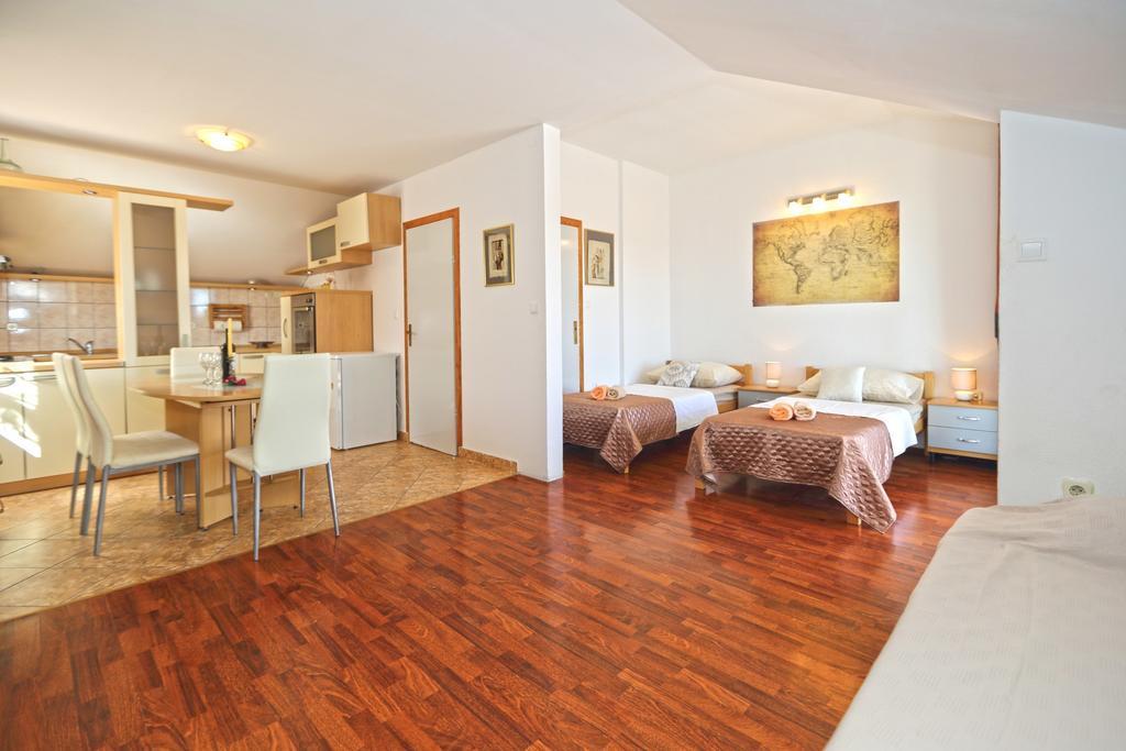 Apartmani Niki Hvar Хвар Номер фото